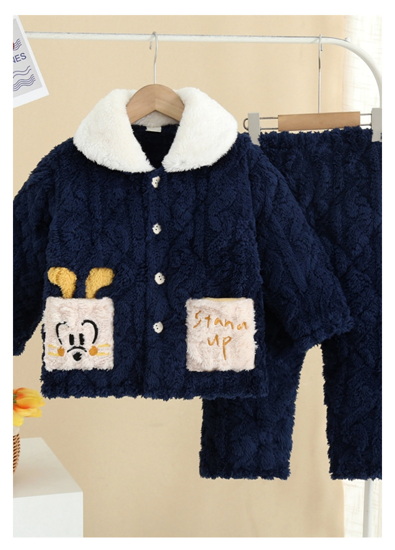 宝宝法兰绒睡衣