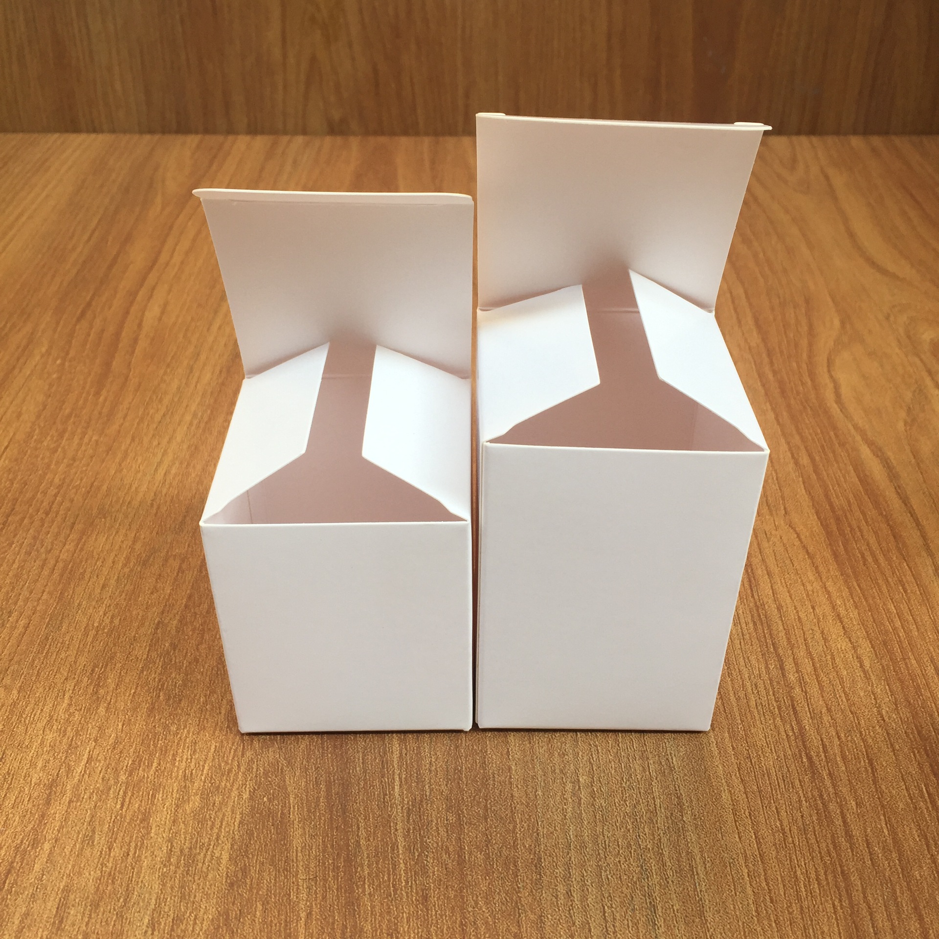 白盒现货正方形白卡纸包装盒 多用中性空白纸盒批发白卡纸小纸盒