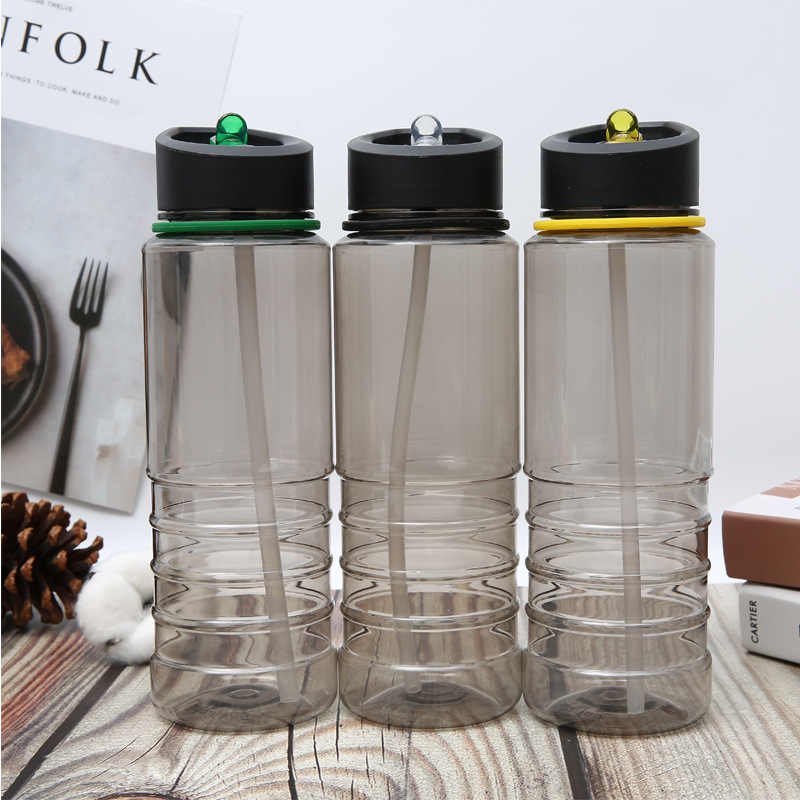 批发跨境创意水杯 便携塑料杯 带提手吸嘴吸管运动水壶可印logo