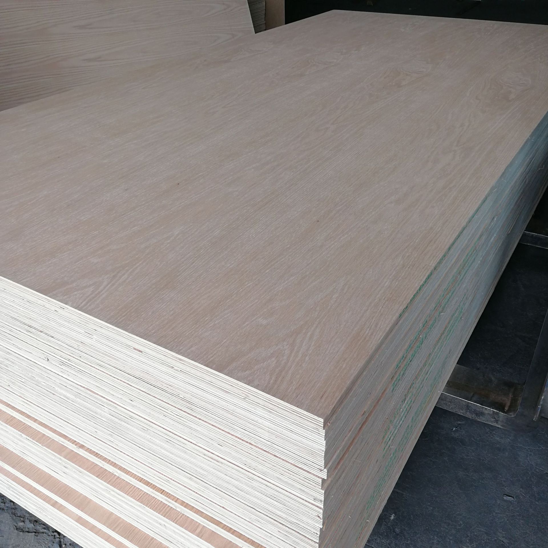 0成交120张实木多层橡木皮贴面板材分格墙面多层板多用途直拼装饰装修