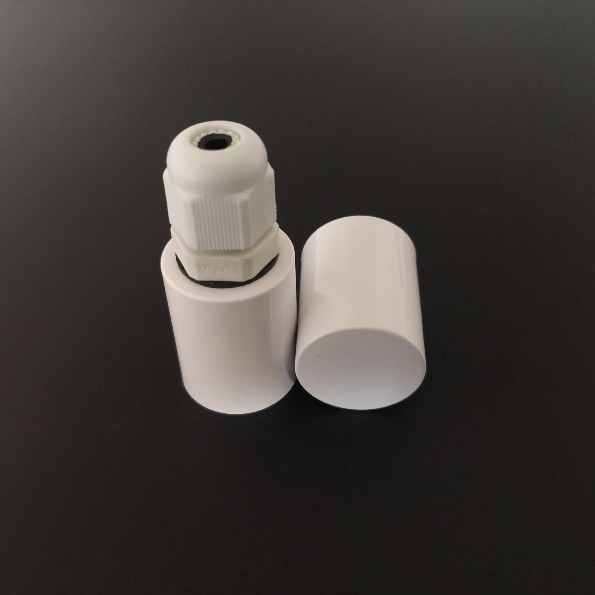t6灯管防水套件 ip65防水等级 pg7尼龙防水接头 植物灯管防水堵头