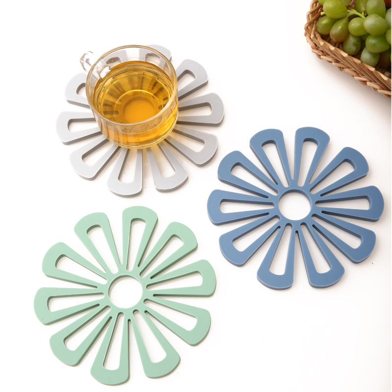 Flower Silicone Hollow Heat Proof Mat Polygon Silicone Cup Mat Coasters Non-Slip Dining Table Cushion Potholder