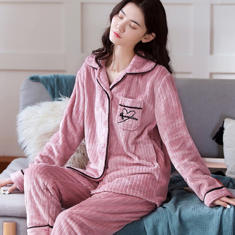 home wear women‘s pajamas coral fleece autumn and winter new can be worn outside fashionable warm pajamas suit in stock wholesale