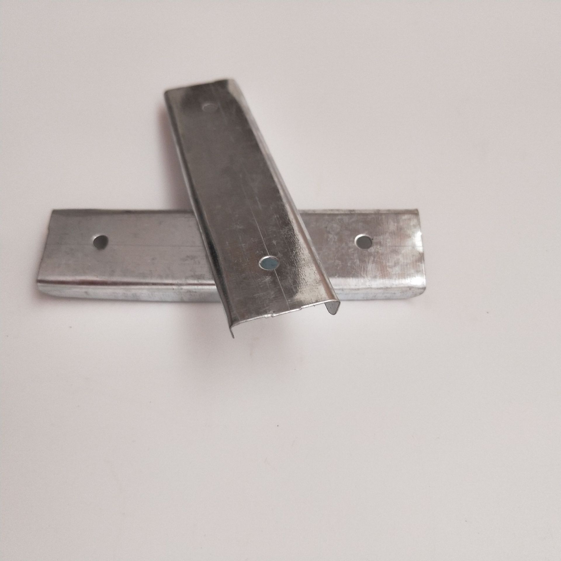 蔬菜大棚用材配件 压膜槽防风卡槽连接片 连接件对接片 镀锌加厚