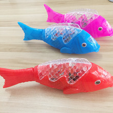 夏季地摊热卖 儿童发光玩具 电动发光鱼 音乐自由摇摆鱼 灯笼鱼