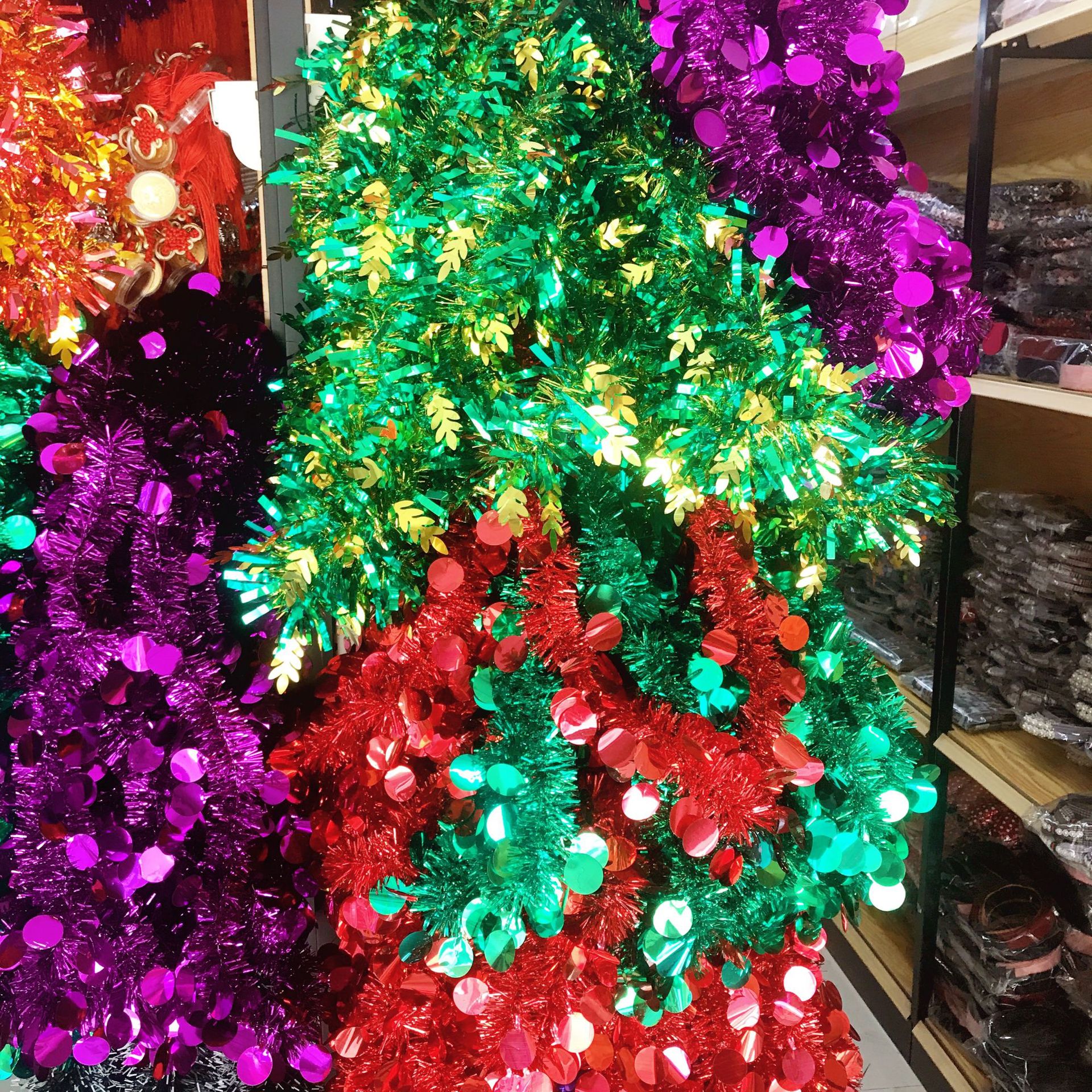 圣诞节日彩条拉花彩龙装饰毛条喜庆装饰拉花两元店百货批发-阿里巴巴