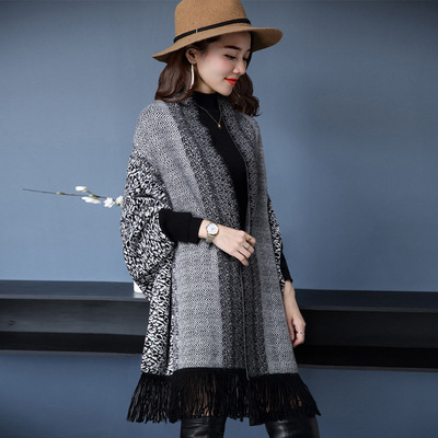 2023秋冬季加厚豹纹披肩外套带袖子针织围巾两用女士流苏斗篷披风