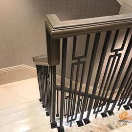 销售楼梯新中式风格铁艺护栏黑色烤漆实木面扶手金属楼梯防护栏杆