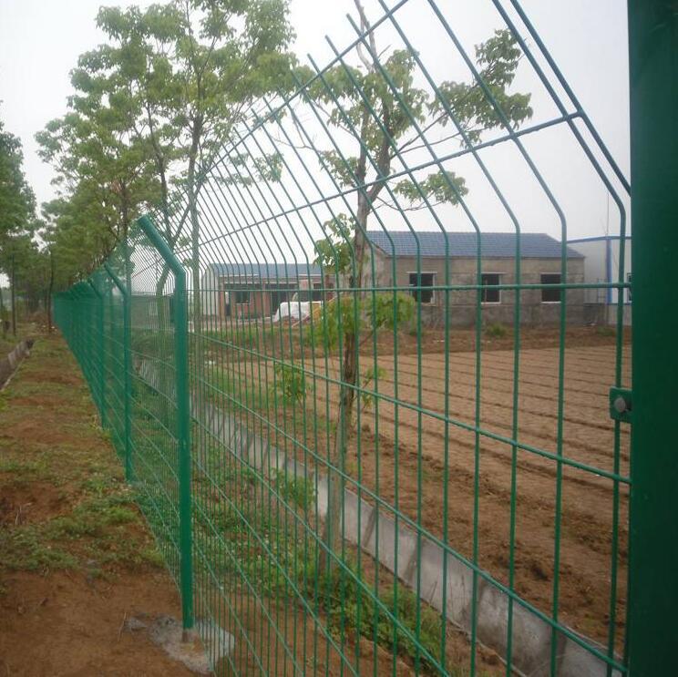 广东东莞樟木头高速公路隔离双边丝护栏网圈地养殖围栏网现货护栏
