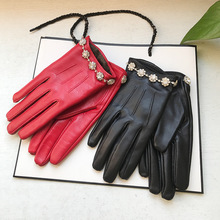 真皮手套 羊皮镶钻 黑色 红色 时尚女式韩版结婚冬季保暖开车