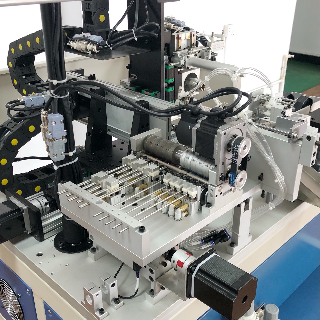 全自动穿套管绕线机卷绕线包挡墙胶带安规变压器多功能自动化生