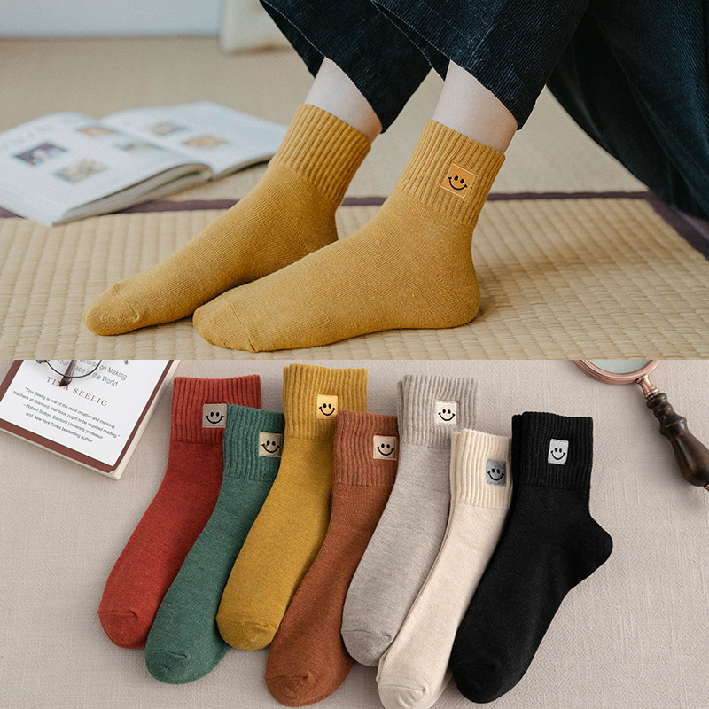 Spring and Autumn Tube Socks Women's Casual Long Breathable Ladies Pure Cotton Socks Smiling Face Embroidery Zhuji Women's Socks Wholesale