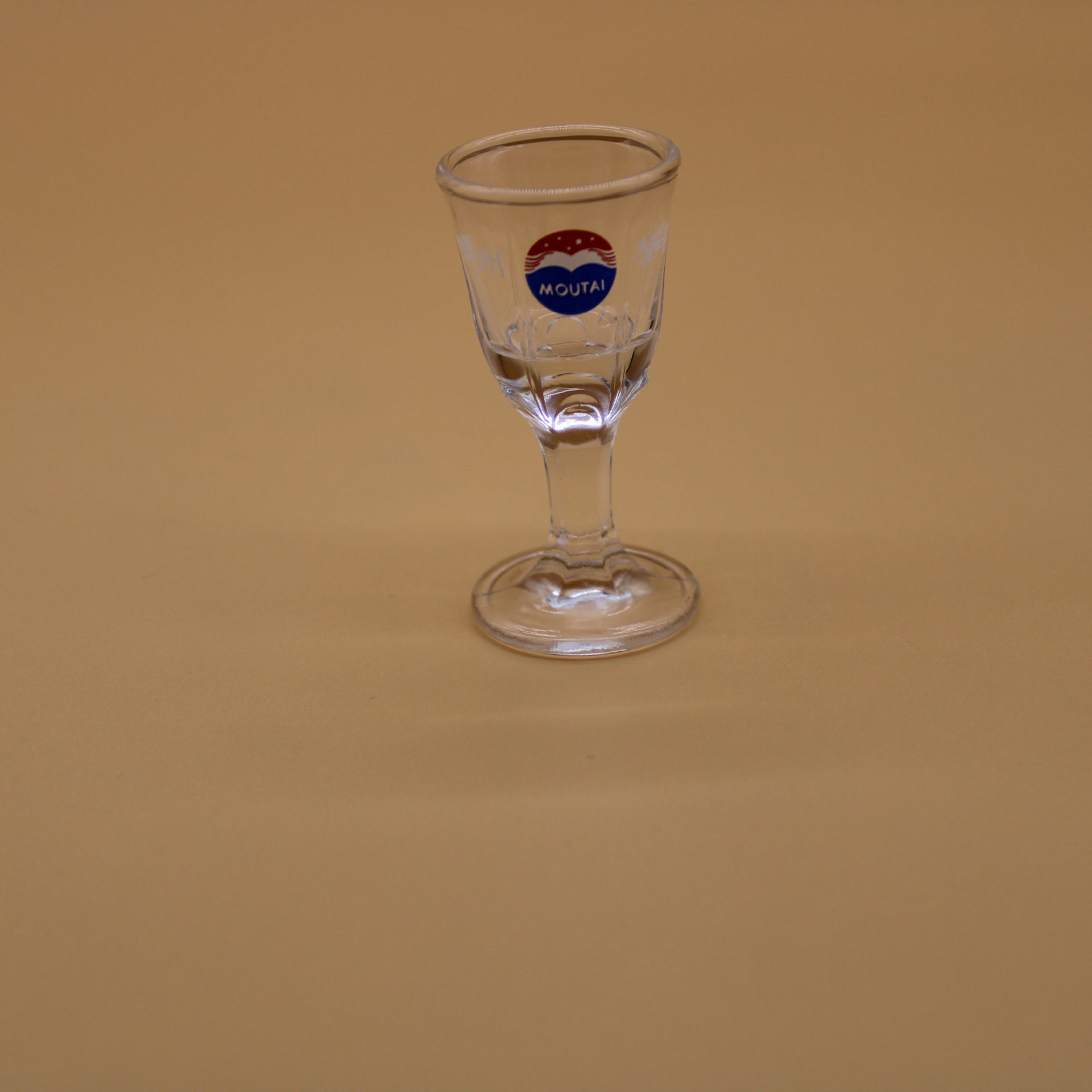 【现货直发】玻璃小酒杯 茅台杯 小高脚白酒杯,可印logo-阿里巴巴