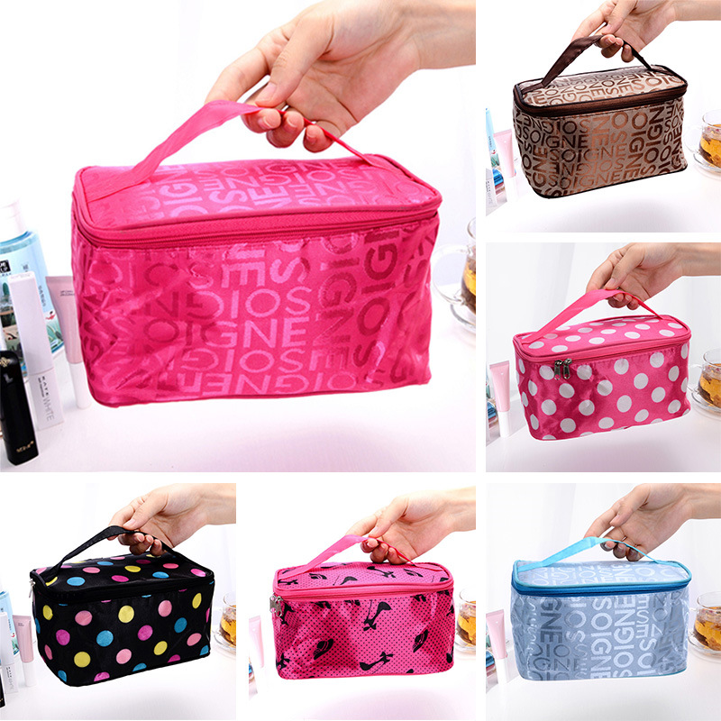 Women‘s Portable Cosmetic Bag New Popular Women‘s Letter Color Fashion Square Travel Portable Storage Wash Bag