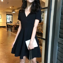 2024夏季新款小黑裙紧身低胸V领性感法式女装收腰修身连衣裙女