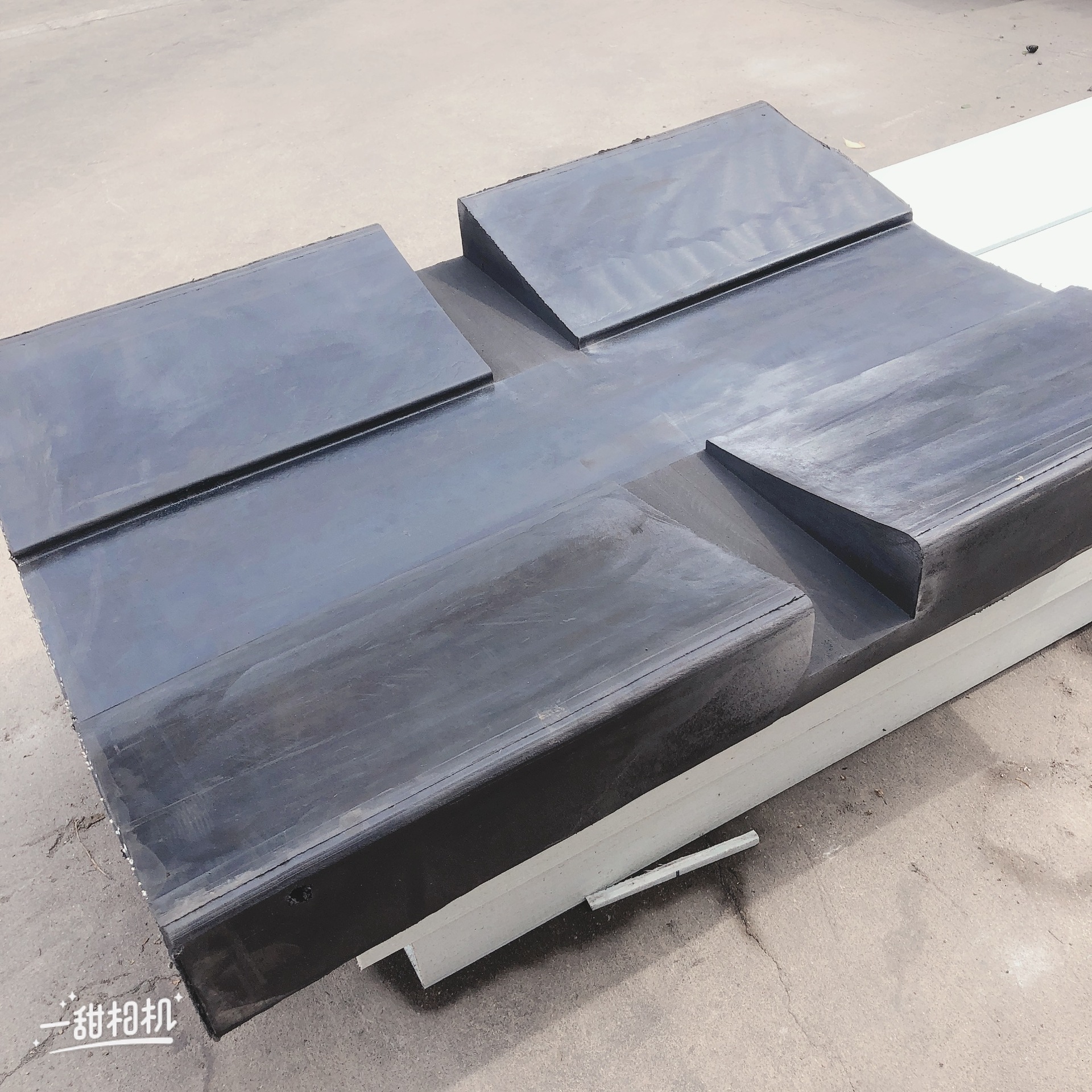 厂家现货钢卷橡胶垫支架橡胶座v型鞍座防滑耐磨抗压u型橡胶垫片