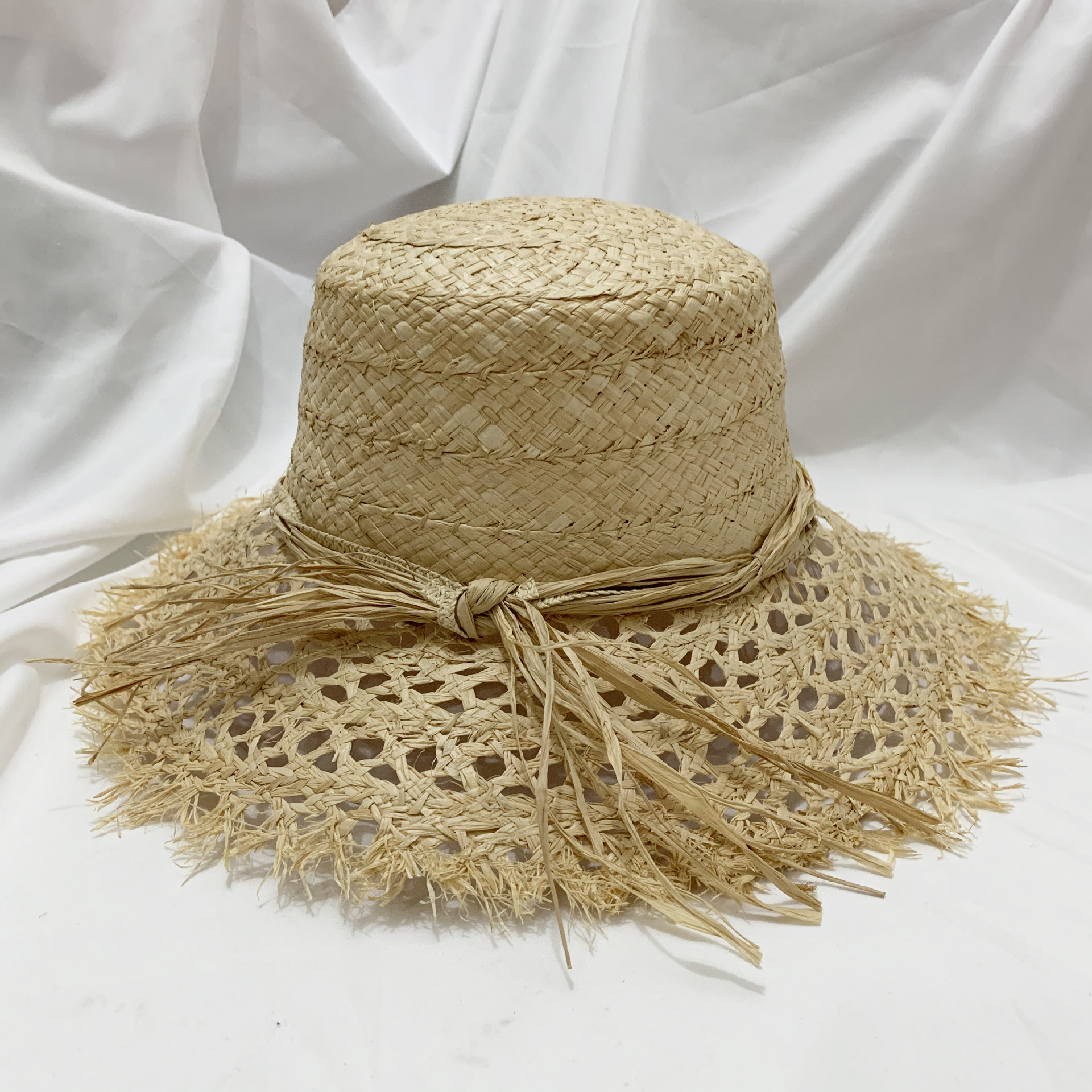 拉菲草帽子女夏天镂空毛边草帽欧美风复古出游沙滩帽防晒遮阳帽子