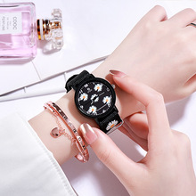 厂家直供2020新款创意手表网络爆款小雏菊时尚帆布带学生手表腕表
