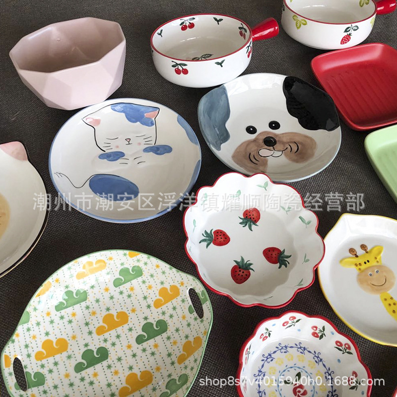 潮州日用陶瓷餐具地摊热卖库存陶瓷碗盘碟杯杂货手绘瓷器外贸杂件