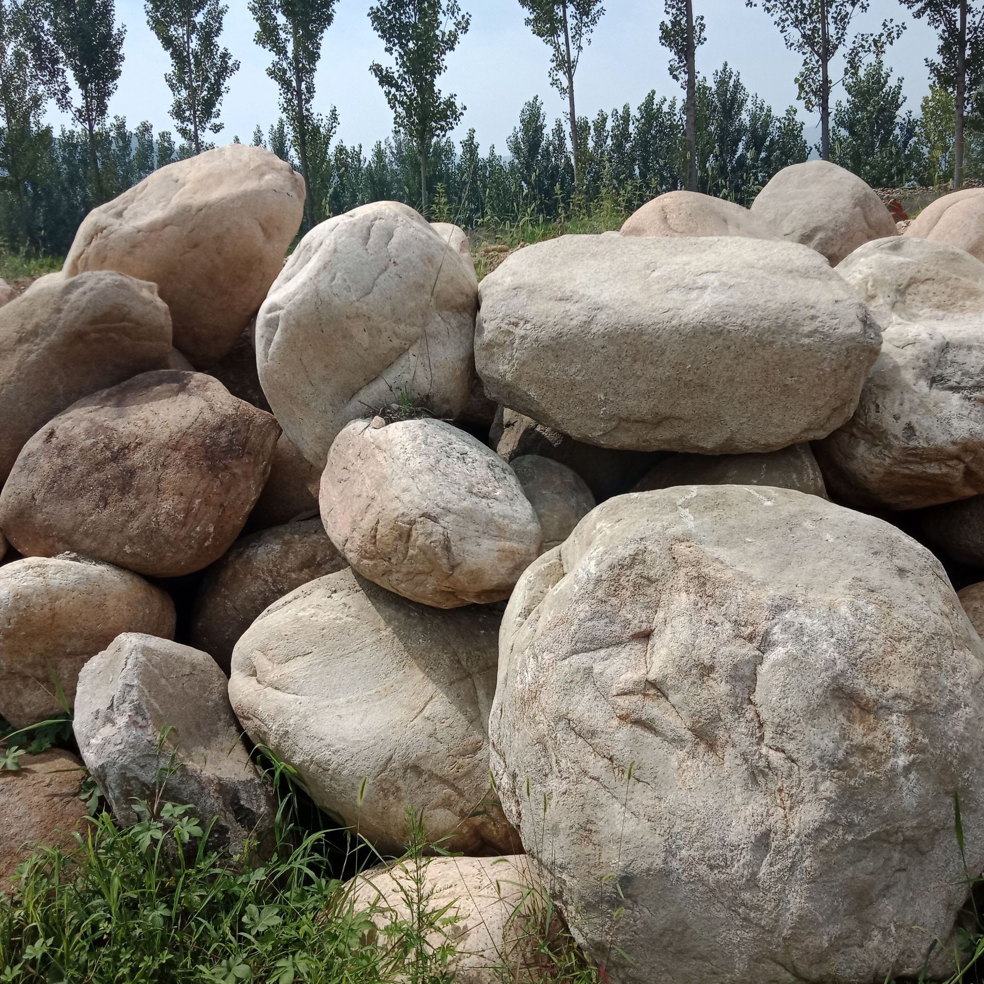 泰山石门口刻字鹅卵石 大块河卵石 园林风景石 建筑鹅卵石