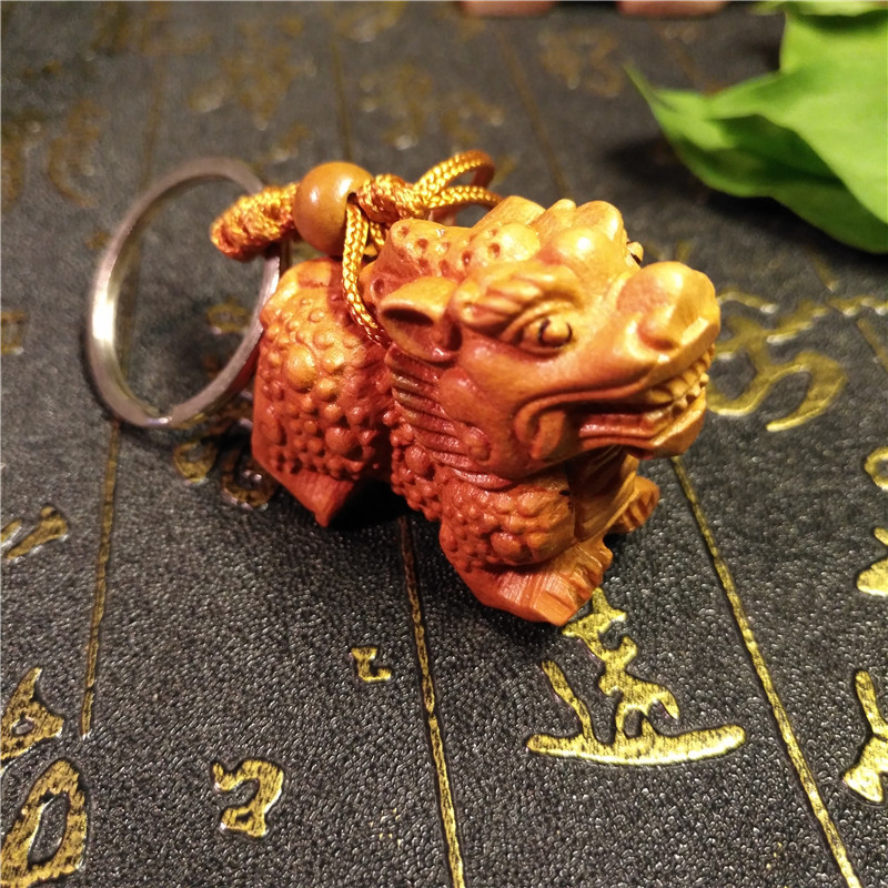 创意立体麒麟钥匙扣桃木挂饰精雕双面龙龟汽车钥匙链节日礼品批发