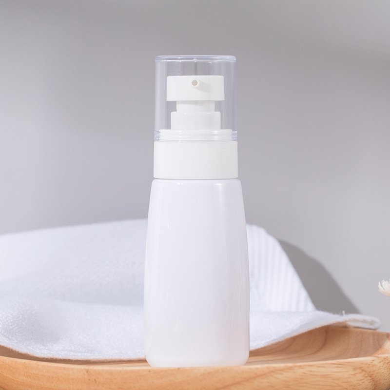 工厂现货80mlu型细雾按压透明小喷瓶pet塑料旅行装定妆喷雾分装瓶