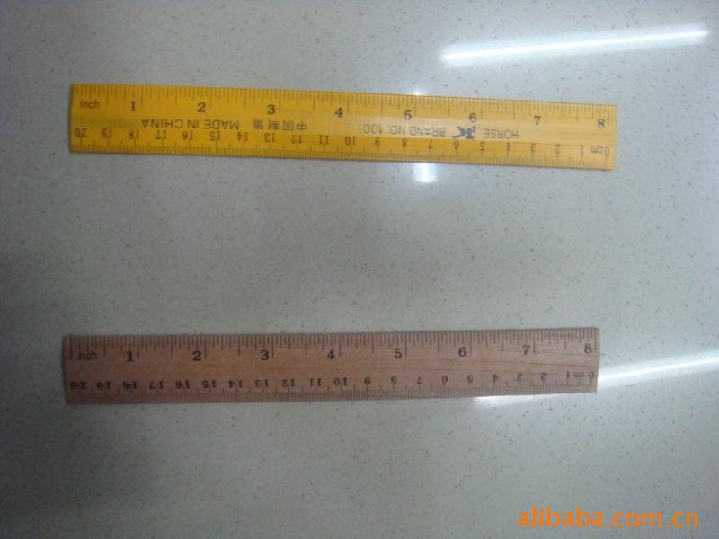 这是一款15厘米,6英寸的木尺,木质产品易燃烧,应该远离火光