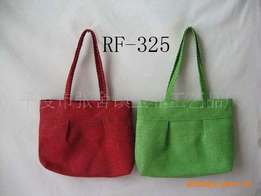 平度市张舍镇玉菲工艺品厂是一家礼品,工艺品,饰品的企业,主营草编