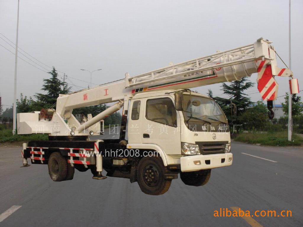 8吨汽车吊,8吨挂牌吊车,8吨吊车国四,加长臂吊车