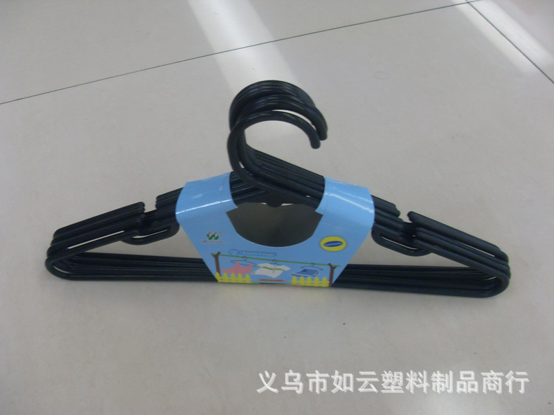 批发供应塑料衣架 8312-3黑色衣架 晒衣架详情3