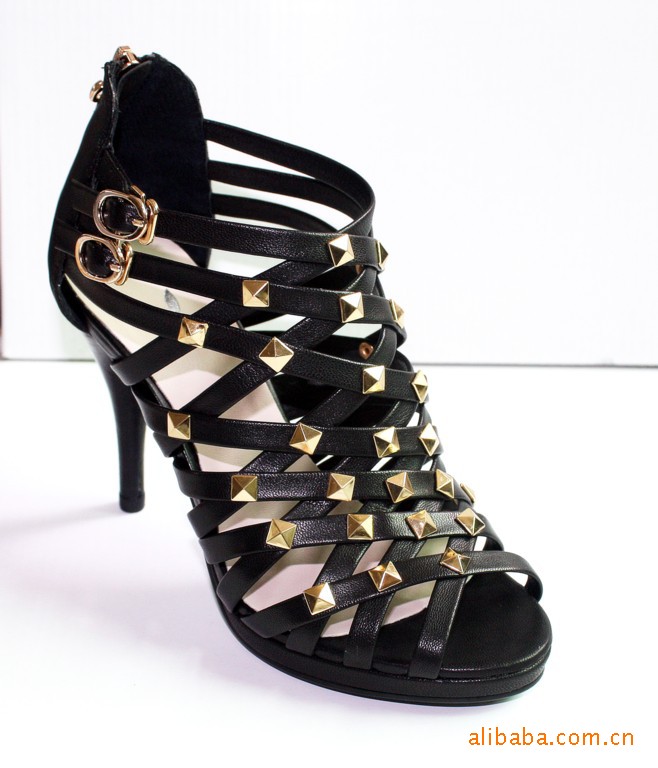 [时尚达人] 简单,独特之潮人共享 伊莎贝儿女鞋