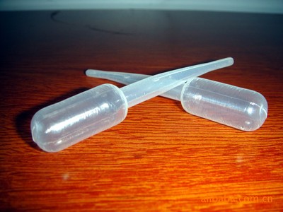 供应优质pe材料3毫升滴瓶