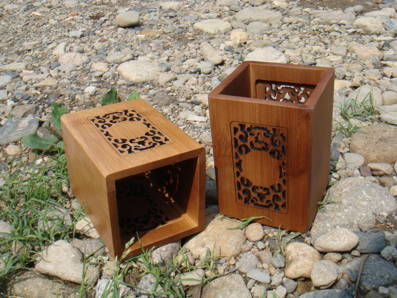 (厂家直销)工艺精良表面镂刻竹笔筒 竹工艺品