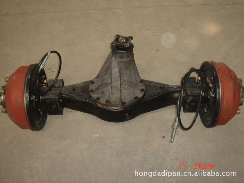 130带手刹后桥总成