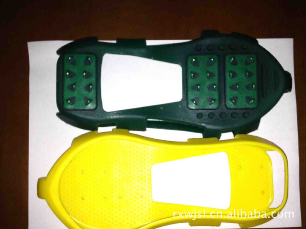 户外防滑鞋套 供应冰爪  雪地、冰地必备鞋底  颜色：红黄绿彩色