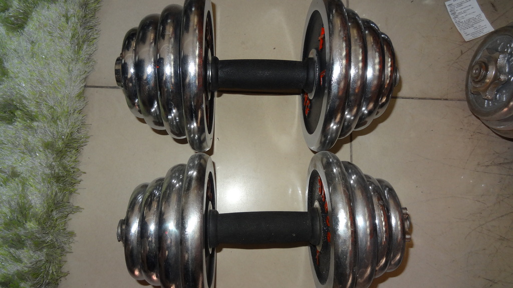 锻炼胸肌就少不了哑铃,看看这个四十公斤的哑铃吧,分量挺足的