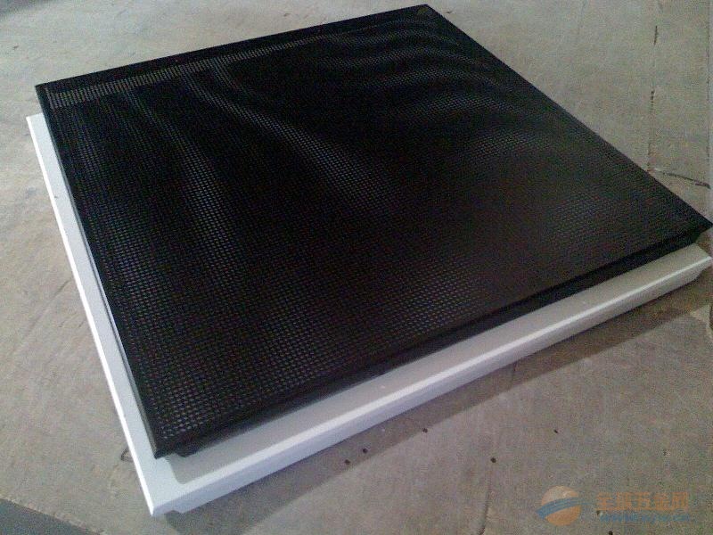 供应欧佰600*600铝扣板 欧佰600*1200微孔金属铝扣板天花板