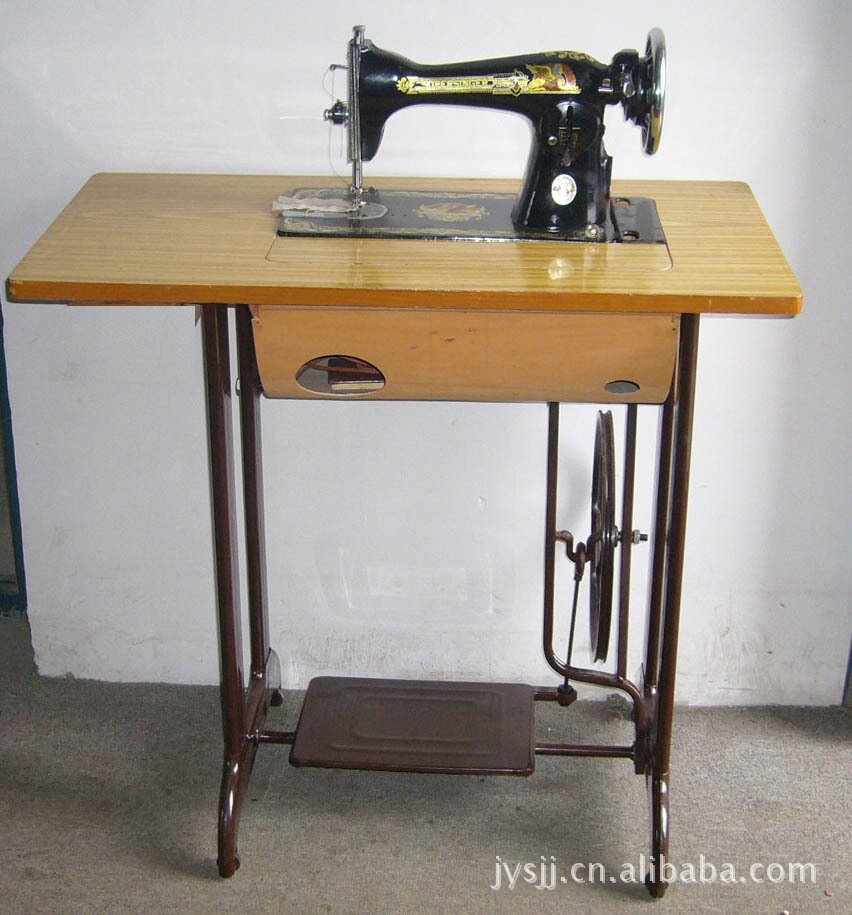 脚踏式家用缝纫机