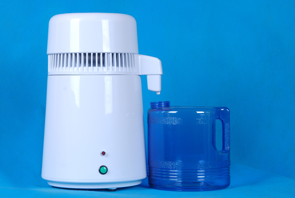 牙科口腔灭菌室用蒸馏水机蒸馏水器实验室纯露机蒸馏水