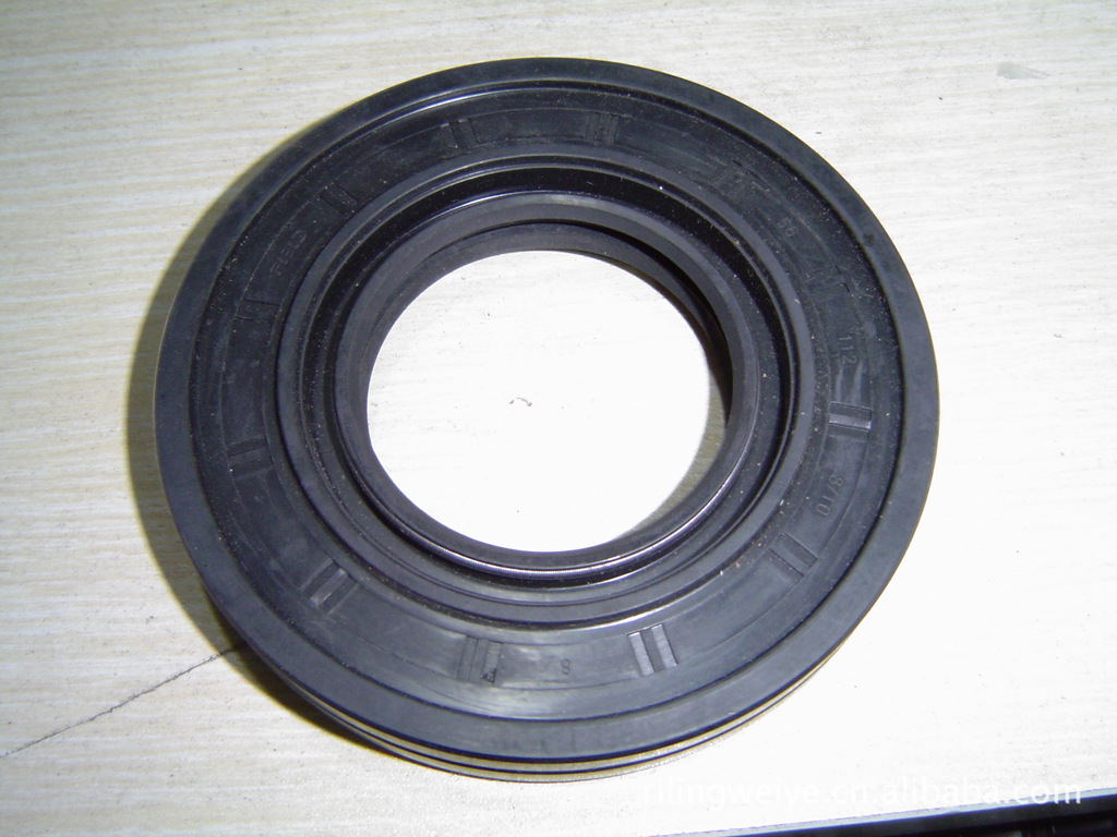 供应福田原厂欧马可半轴油封