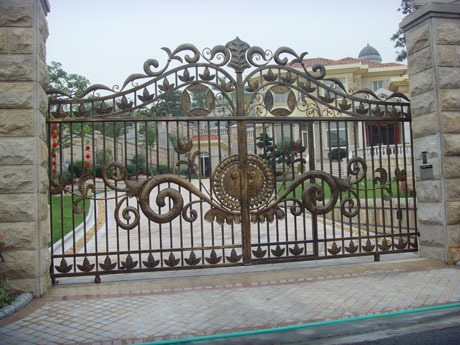 供应封闭式铁艺大门,工厂铁艺门 - 装潢批发网