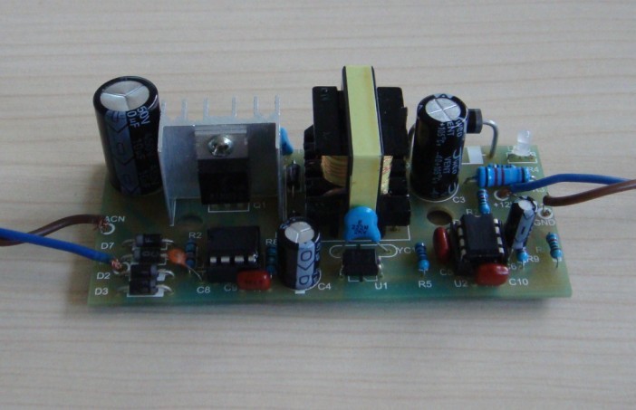 电池充电器多少钱_cmos电池能充电吗_笔记本电脑电池怎么充电