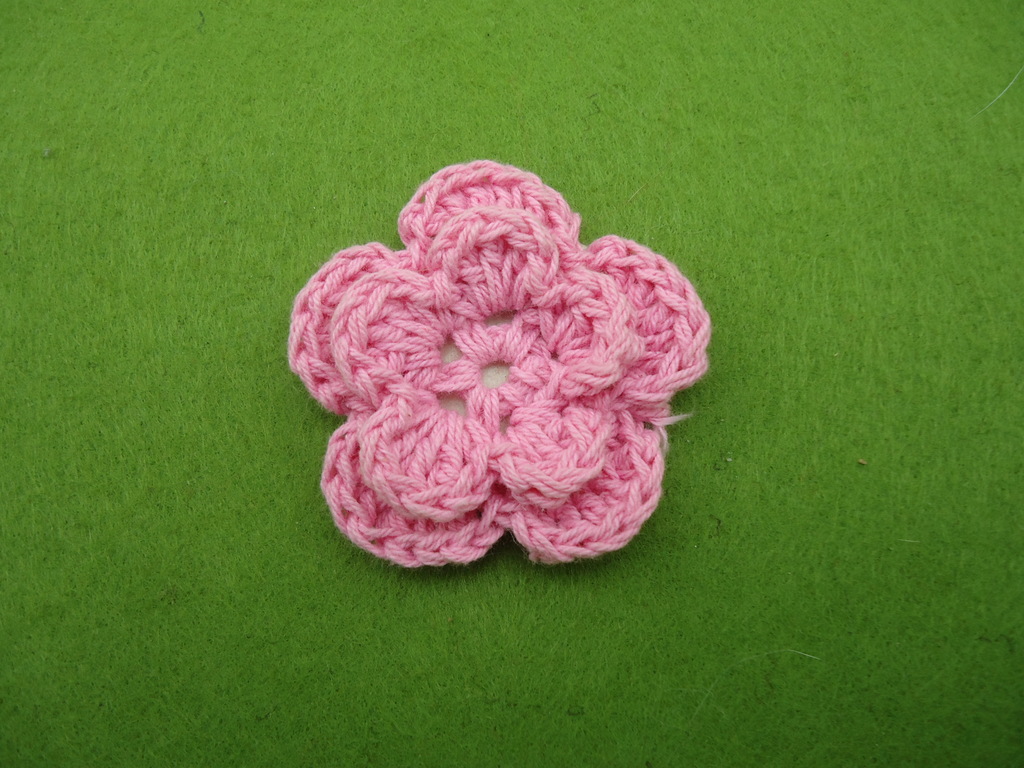 小姨妈的店丶供应服装手钩毛线花手工肩章小花可来图定制厂家直销