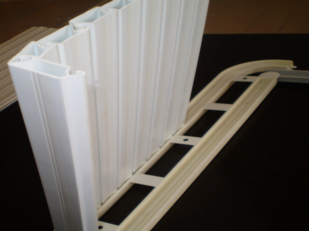 供应PVC卷帘门 塑胶卷帘门 卷闸门 PVC异型材 来样来图可订做