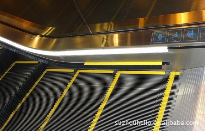 低价供应电动扶梯毛刷|人行道扶梯毛刷|电梯刷自动扶梯围裙板