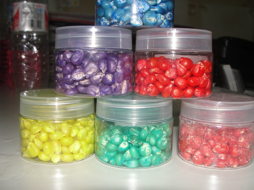 种子包衣是指在种子外面包上一层含水药剂和促进生长物质的"外衣",这