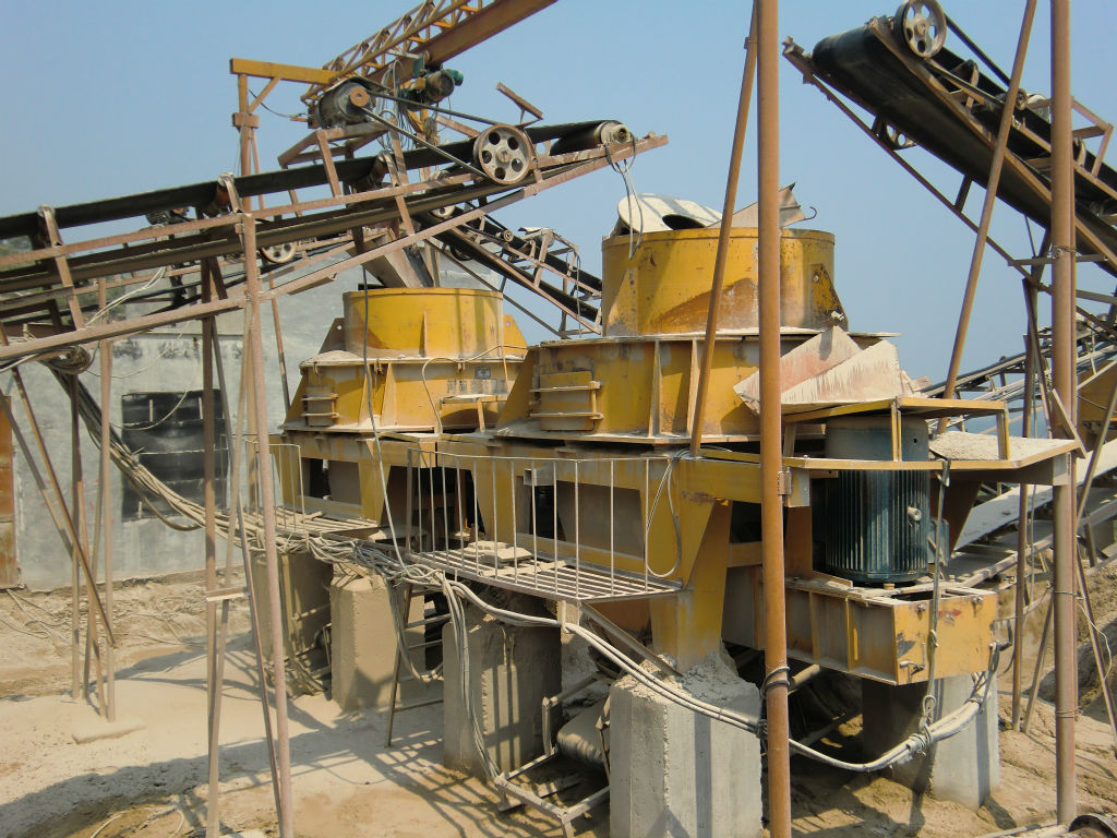 河卵石制砂机小巧灵活产能较高且环保