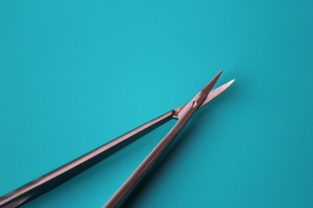 低价供应显微剪 高锋利度 高品质专利产品