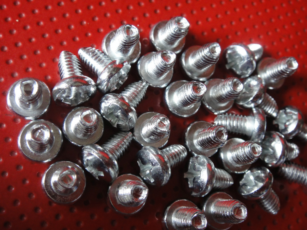 现货供应六角十字三角牙螺丝三角螺丝高强度自锁锁紧自攻gb653