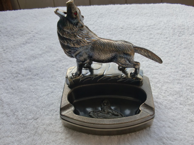 dh8883狼啸 带打火机金属烟灰缸